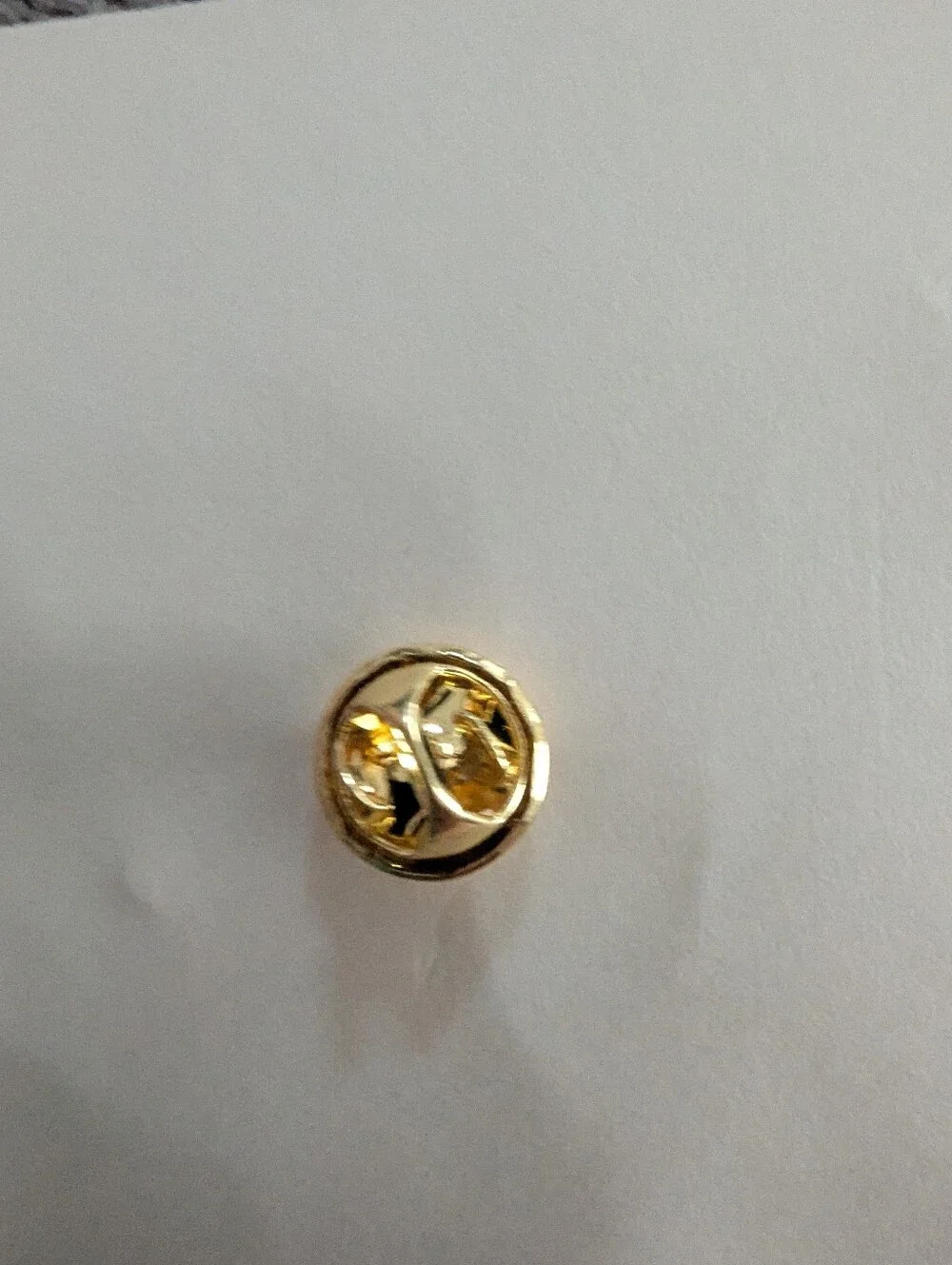 PIKACHU Gameboy Pin - Picture 4 of 4